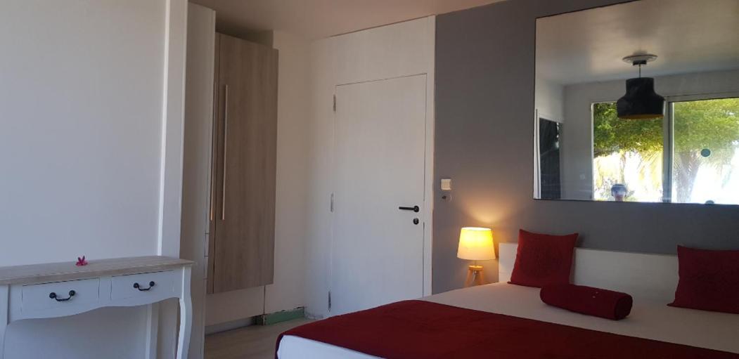 Romantique Et Bel Appartement En Bord De La Mer, Piscine Surveillee Et Belle Plage A 50M Saint-Francois  Exteriör bild