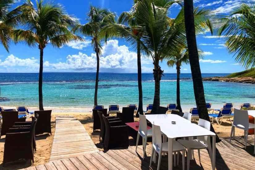 Romantique Et Bel Appartement En Bord De La Mer, Piscine Surveillee Et Belle Plage A 50M Saint-Francois  Exteriör bild