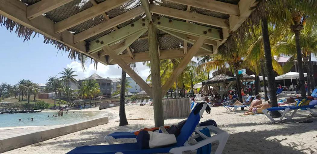 Romantique Et Bel Appartement En Bord De La Mer, Piscine Surveillee Et Belle Plage A 50M Saint-Francois  Exteriör bild